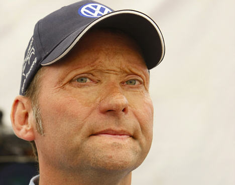 Volkswagens Motorsportsdirektør, danskeren Kris Nissen, er tilfreds: 3 race Touaregs på de første tre pladser i rallye Dakar efter søndagens ottende etape.